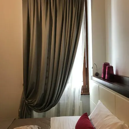Porta Borsari Relais