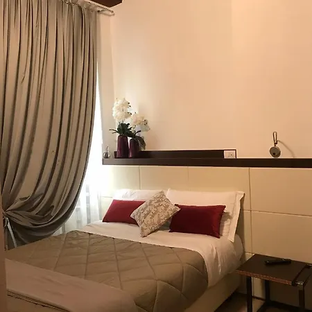 Porta Borsari Relais Guest house